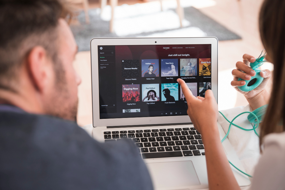 Download Instagram Reels Online for Free Using a Link